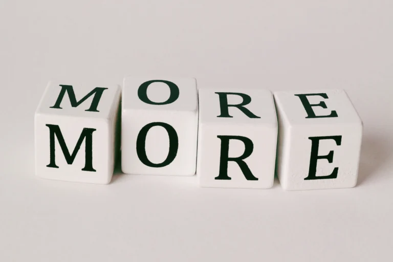 Papildoma darbo savaitė neatsiranda iš niekur. Ji atsiranda tada, kai nustojate viską daryti patys.